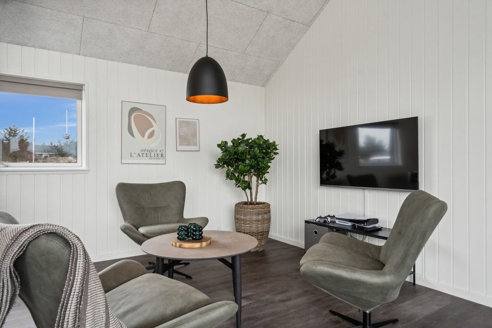 Konkurrer i feriehusets aktivitetsrom når dere besøker luksushus nr. 610 i Vestjylland.