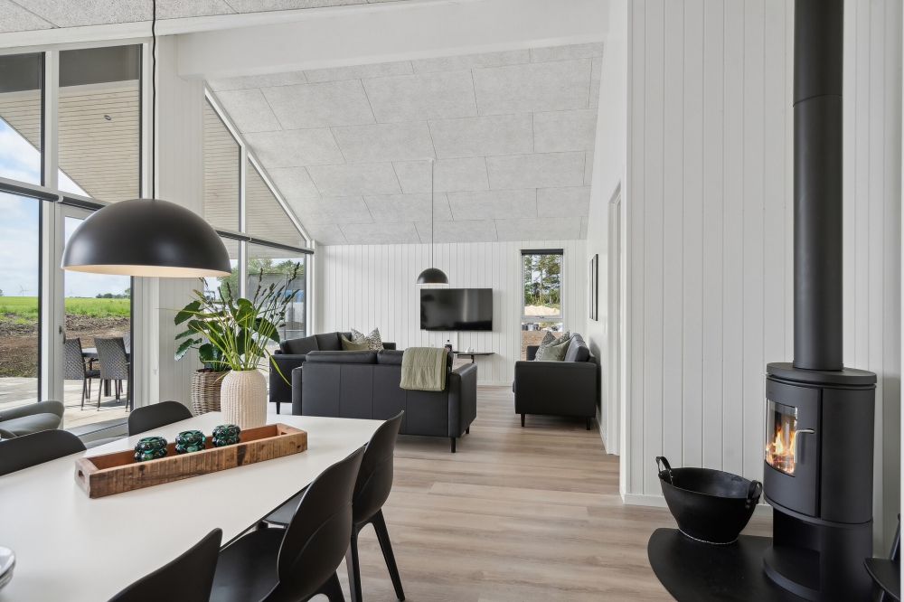 Oppholdsrom med plass til 16 i luksushus nr. 614.