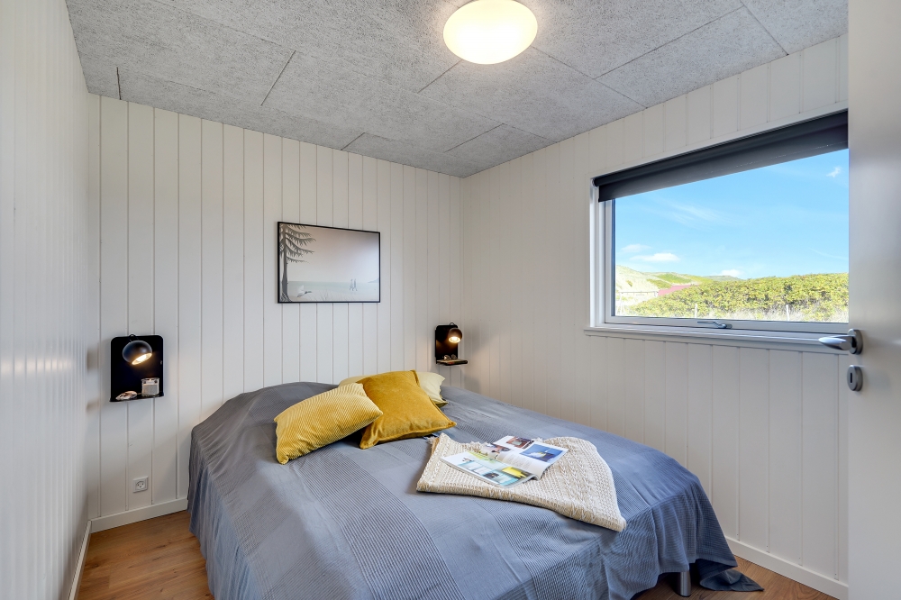 Et av de 7 soverommene i luksushus nr. 622 i Bornholm.