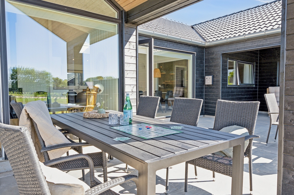 Stor terrasse i luksushus nr. 622 i Bornholm.