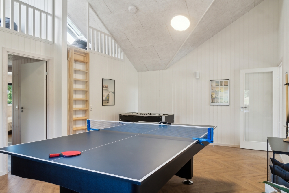 Luksushus nr. 640 til 14 personer tilbyr et stort aktivitetsrom med bl.a. biljard og dart