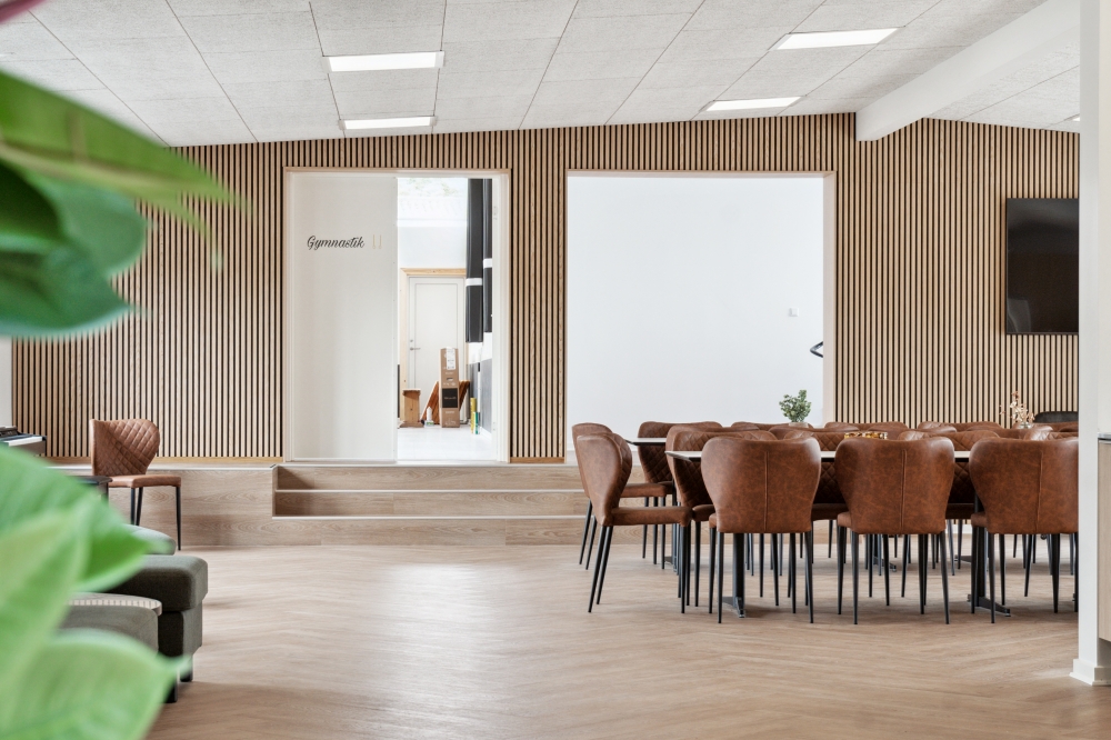 Oppholdsrom med plass til 40 i luksushus nr. 645.