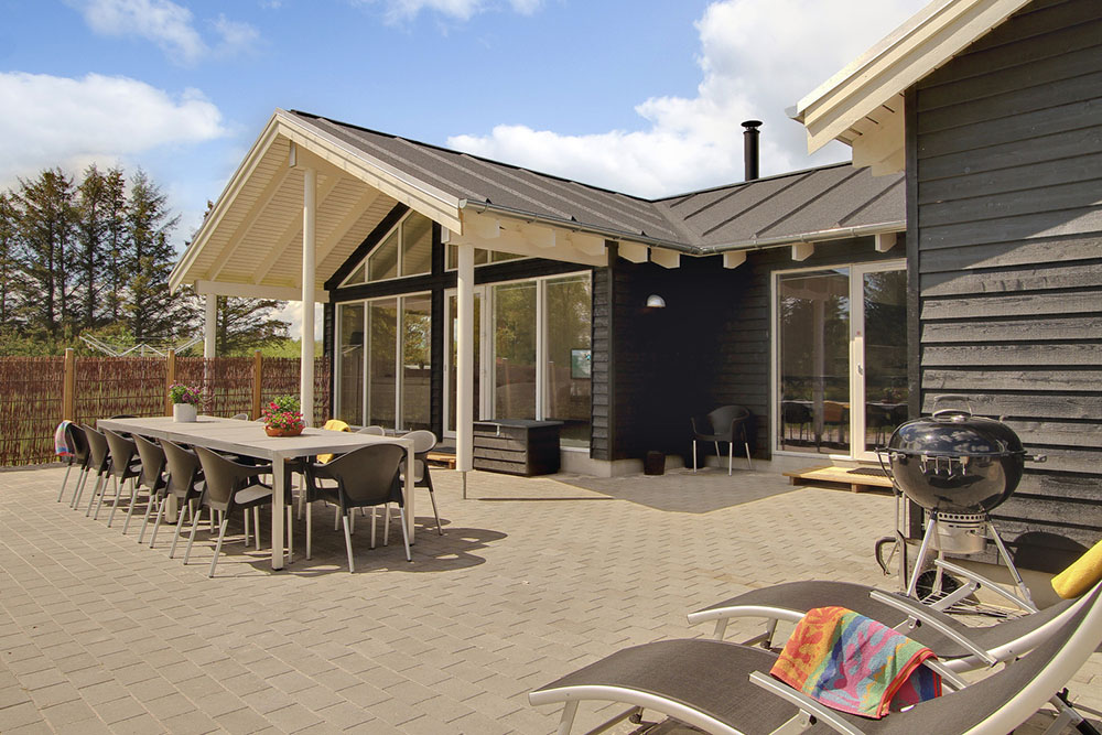 Luksushus nr. 295 har en deilig terrasse med gode hagemøbler til 18 personer.