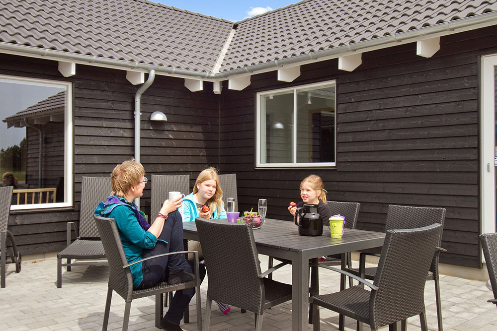 Luksushus nr. 267 har en deilig terrasse med gode hagemøbler til 20 personer.