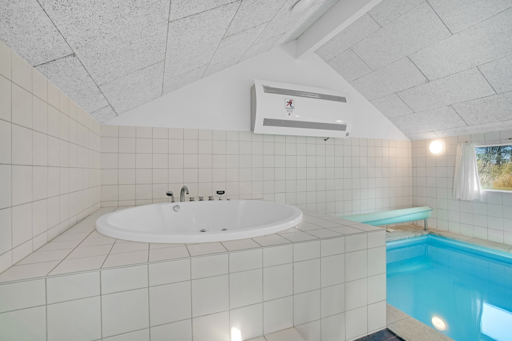 Nyt varmen i boblebadet i luksushus nr. 236 i Nordjylland