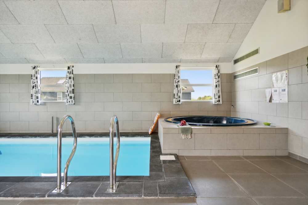 Nyt varmen i boblebadet i luksushus nr. 192 i Nordjylland
