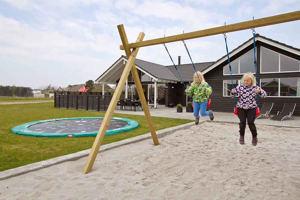 Luksushus nr. 289 har en deilig terrasse med gode hagemøbler til 18 personer.