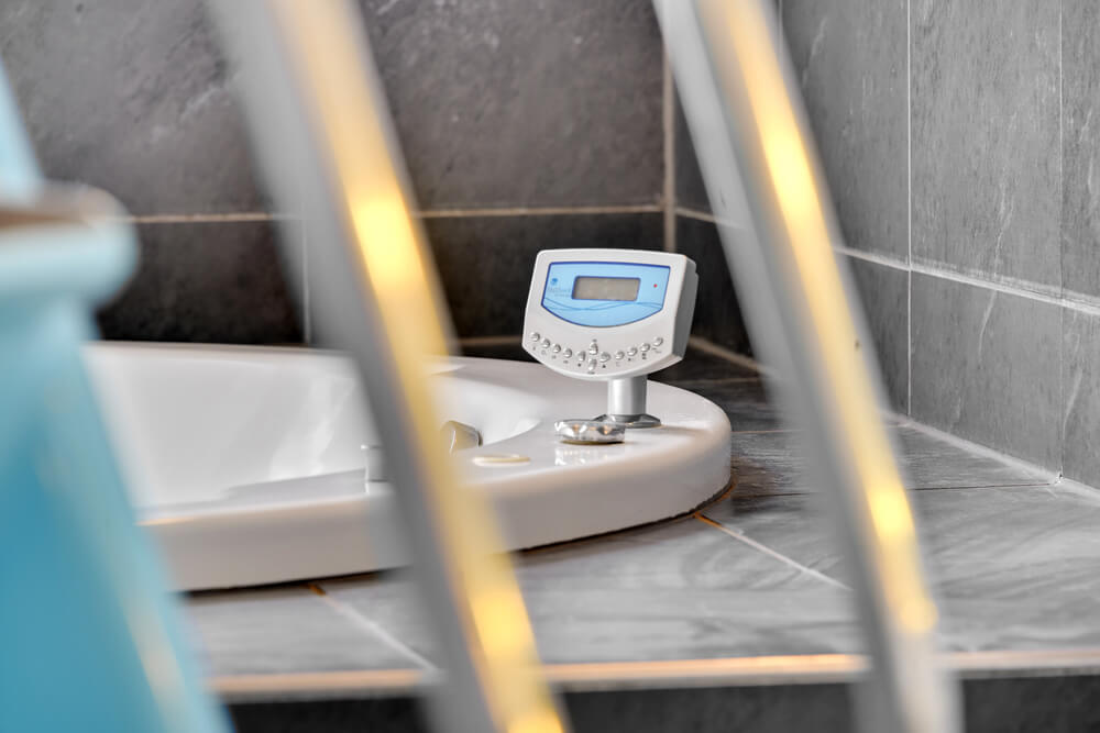 Nyt varmen i boblebadet i luksushus nr. 280 i Sydjylland