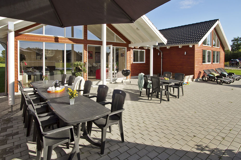 Luksushus nr. 286 har en deilig terrasse med gode hagemøbler til 16 personer.