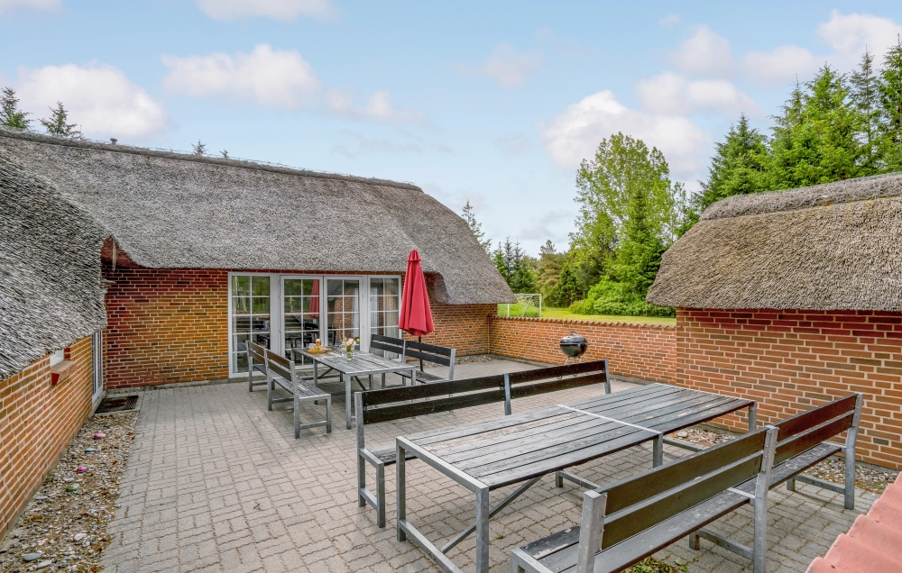 Luksushus nr. 135 har en deilig terrasse med gode hagemøbler til 24 personer.