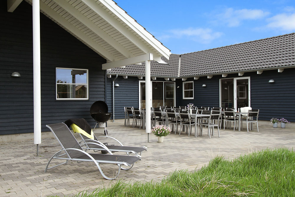 Luksushus nr. 283 har en deilig terrasse med gode hagemøbler til 24 personer.