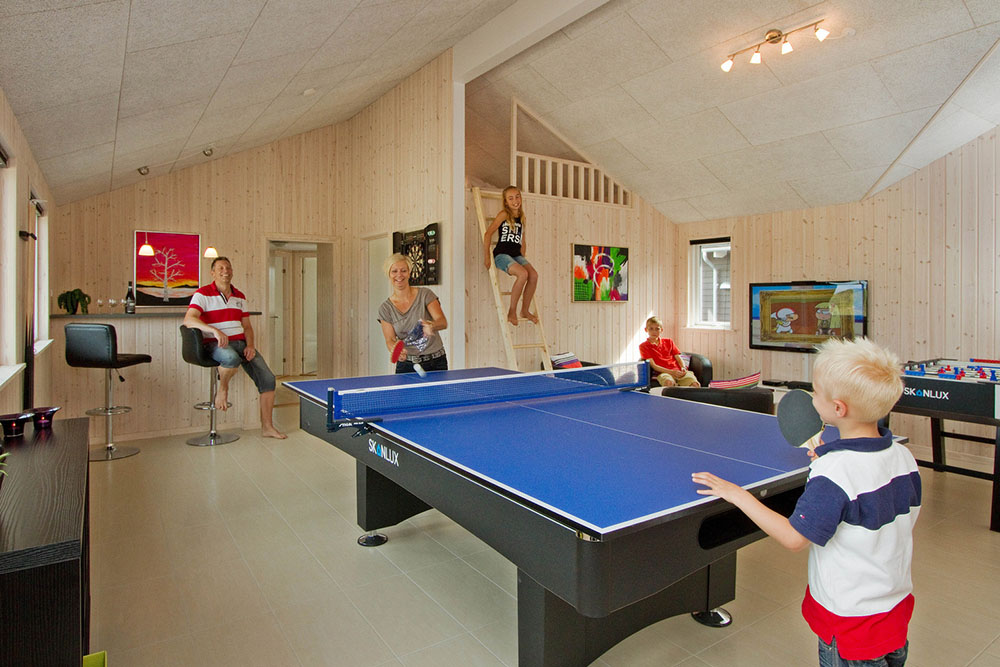 I tillegg til alle aktivitetsmulighetene i husets bassengavdeling, kan du også spille biljard, bordtennis og dart i luksushus nr. 292