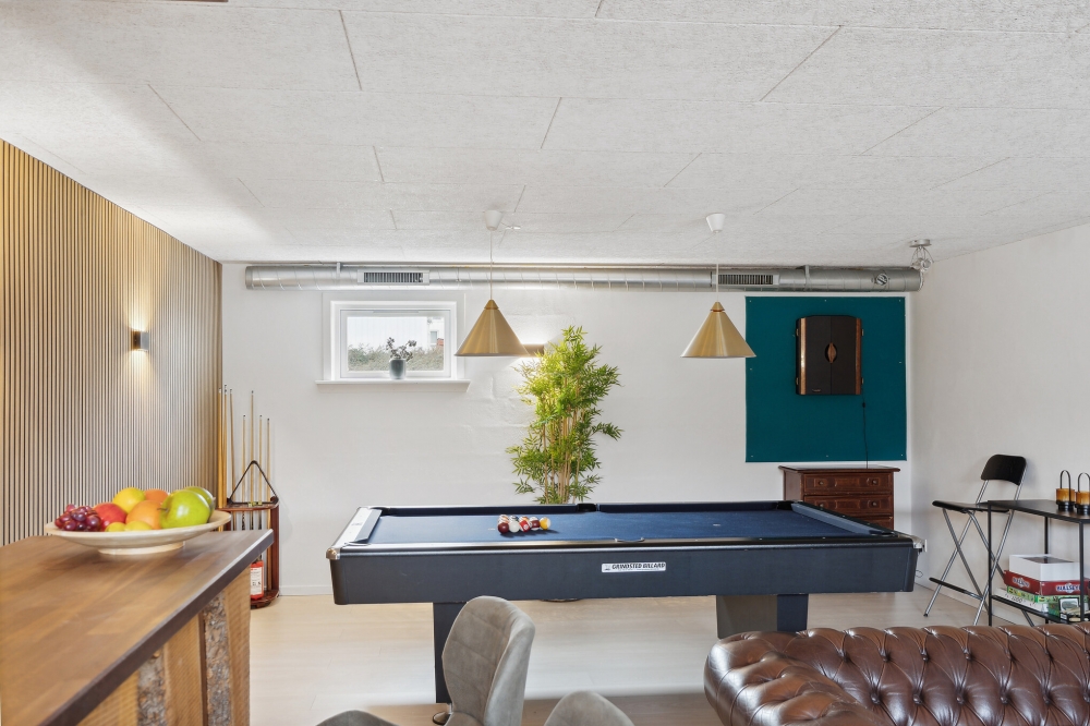I tillegg til alle aktivitetsmulighetene i husets bassengavdeling, kan du også spille biljard, bordtennis og dart i luksushus nr. 148