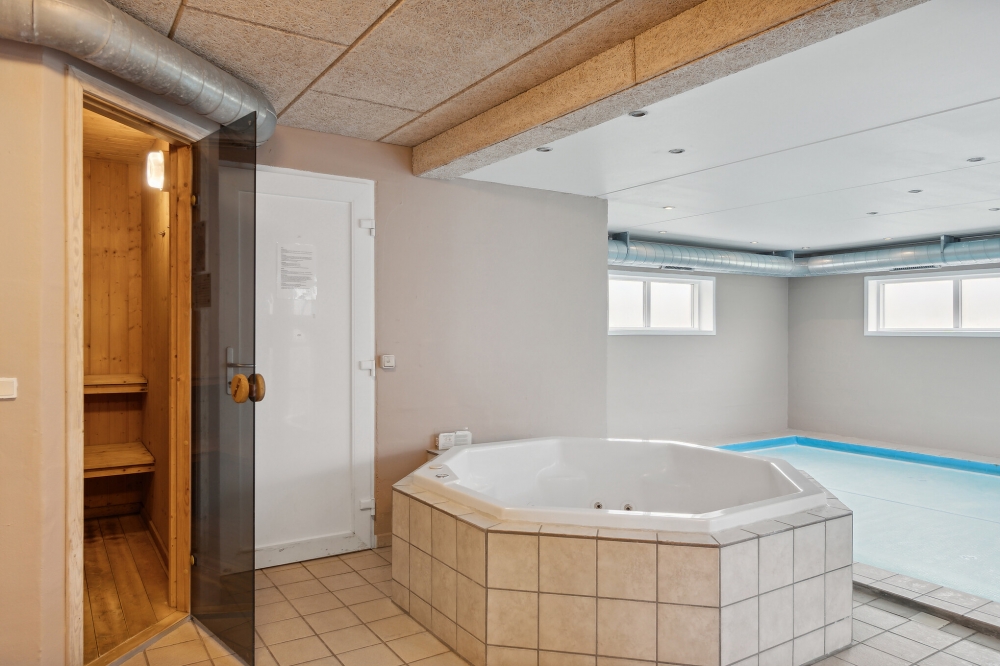 Nyt varmen i boblebadet i luksushus nr. 148 i Østjylland