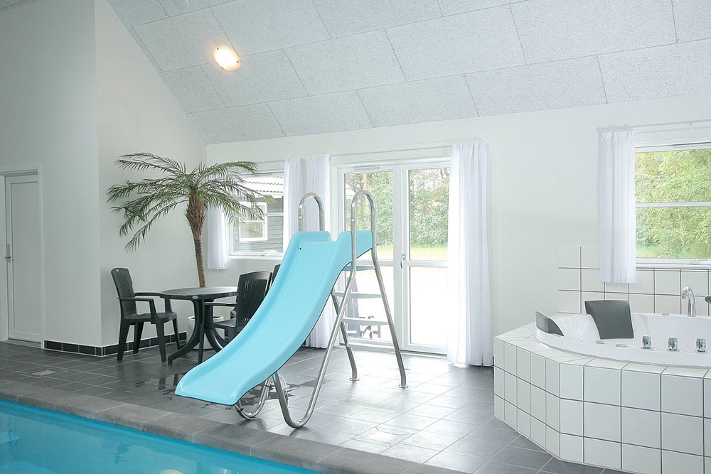Nyt varmen i boblebadet i luksushus nr. 199 i Vestjylland